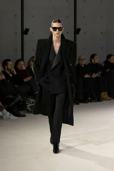 Look 14
